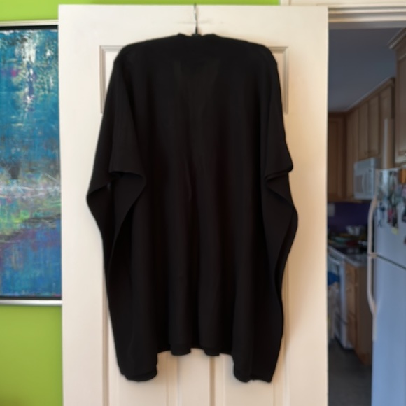 Messimo Poncho Sweater - Picture 7 of 10